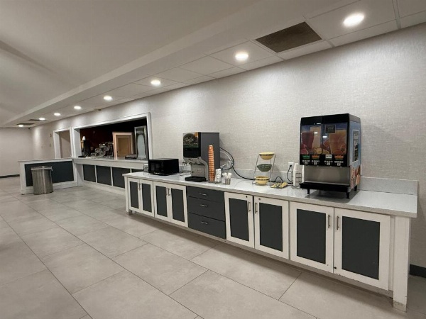 Quality Inn & Suites Baton Rouge West - Port Allen image 7